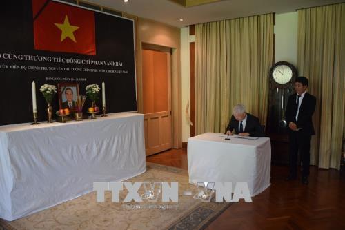 Lễ viếng và mở sổ tang tưởng nhớ nguyên Thủ tướng Phan Văn Khải tại một số nước ảnh 2